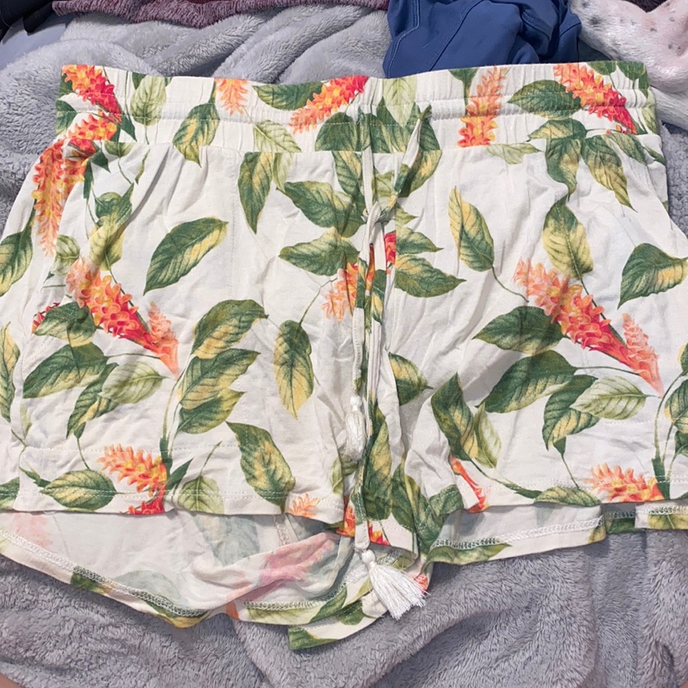 Comfy soft pj shorts, barley worn.